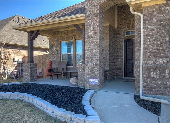 3rd image of 1221 Mesa Crest Dr