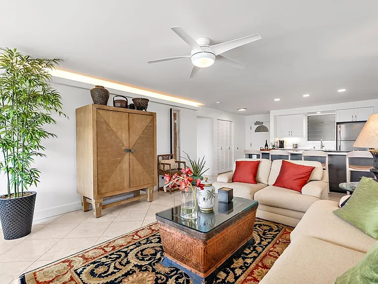 2895 Kalakaua Ave #805 — Photo 10