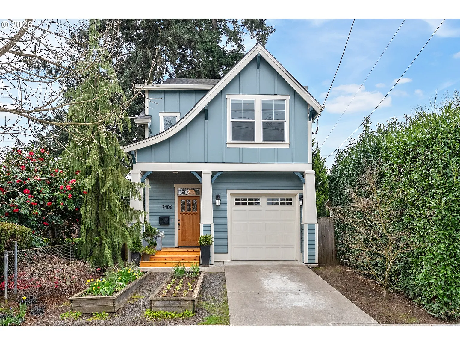 7406 N Leonard St photo 1