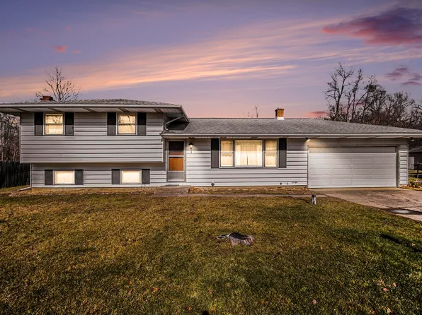 21835 Belkay Dr, South Bend, IN 46628
