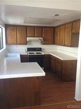 2nd image of 425 E Graves Ave APT B