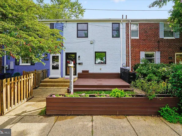 223 Burgess Ave, Alexandria, VA 22305