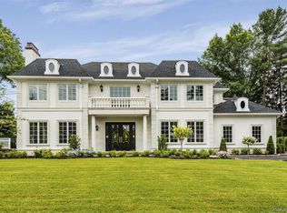 272 Crabapple Rd, Manhasset, NY 11030