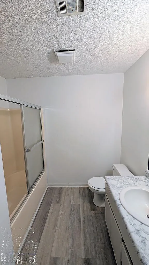 3 bed, 2.0 bath, 1304 sqft, $1,250 — Photo 2