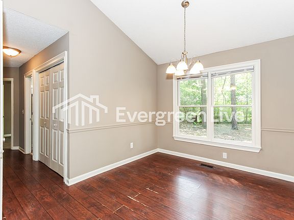 4th image of 313 Netherland Dr