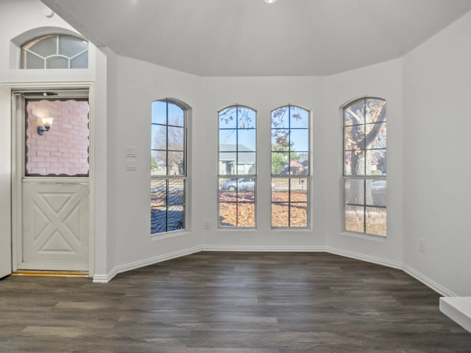 3 bed, 1331 sqft, $2,100 — Photo 3