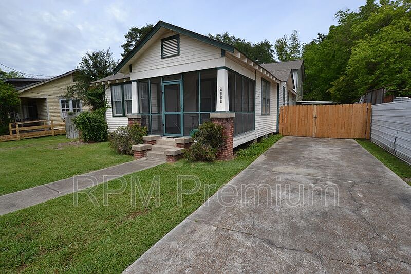 1st image of 534 California Ave