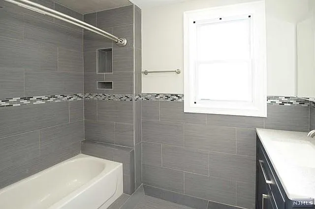 85 Oak St #1 — Photo 9