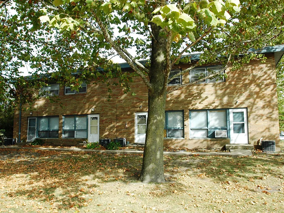 201 Davis Ave