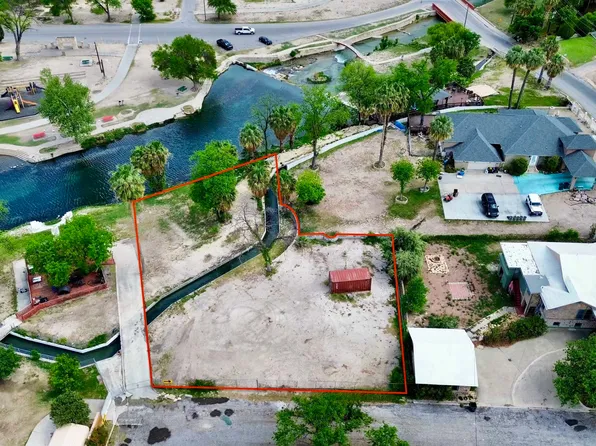 615 E Greenwood St #B, Del Rio, TX 78840