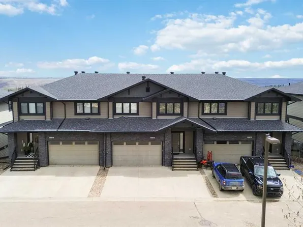 208 NW Sparrowhawk Dr #14, Fort McMurray, AB T9K 0Y8