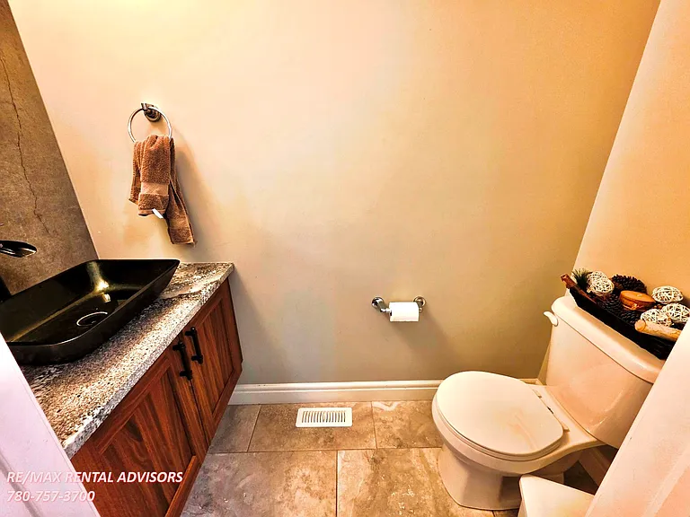 3885 Robins Cres NW — Photo 20