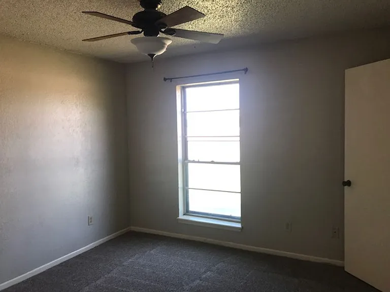 1217 Ruswood Dr — Photo 5