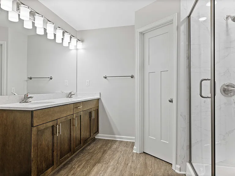 Bathroom with double-vanity