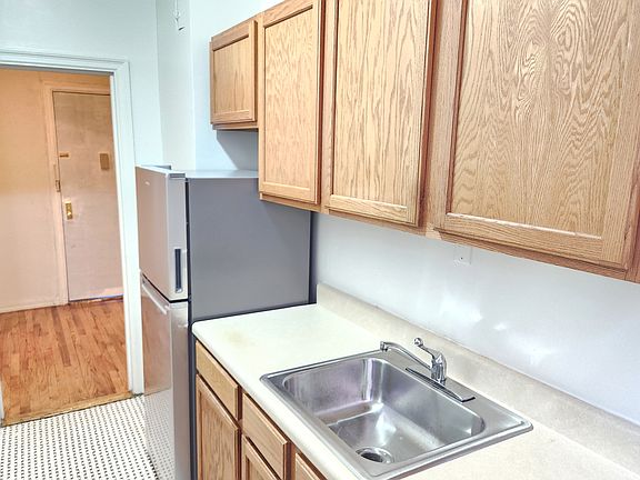 4th image of 3900 Greystone Ave APT 23E