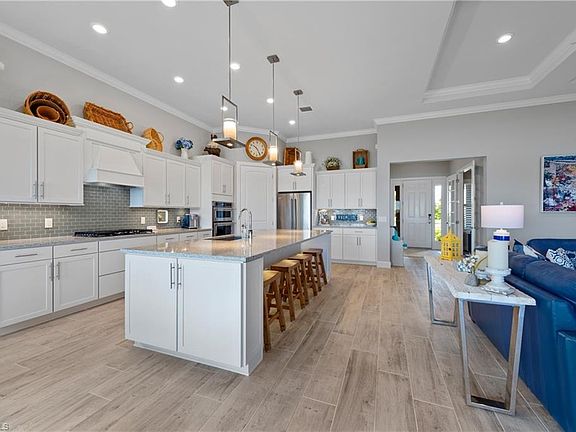 5th image of 14325 Shores Ct