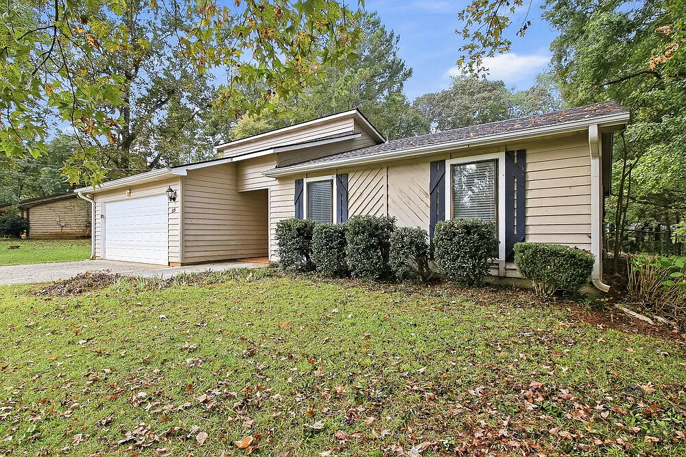 3 bed, 2.0 bath, 1575 sqft, $1,765 — Photo 2