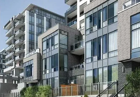 209 Arthur Street South — Photo 1