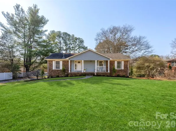 113 Scottsmoor Dr, Charlotte, NC 28214