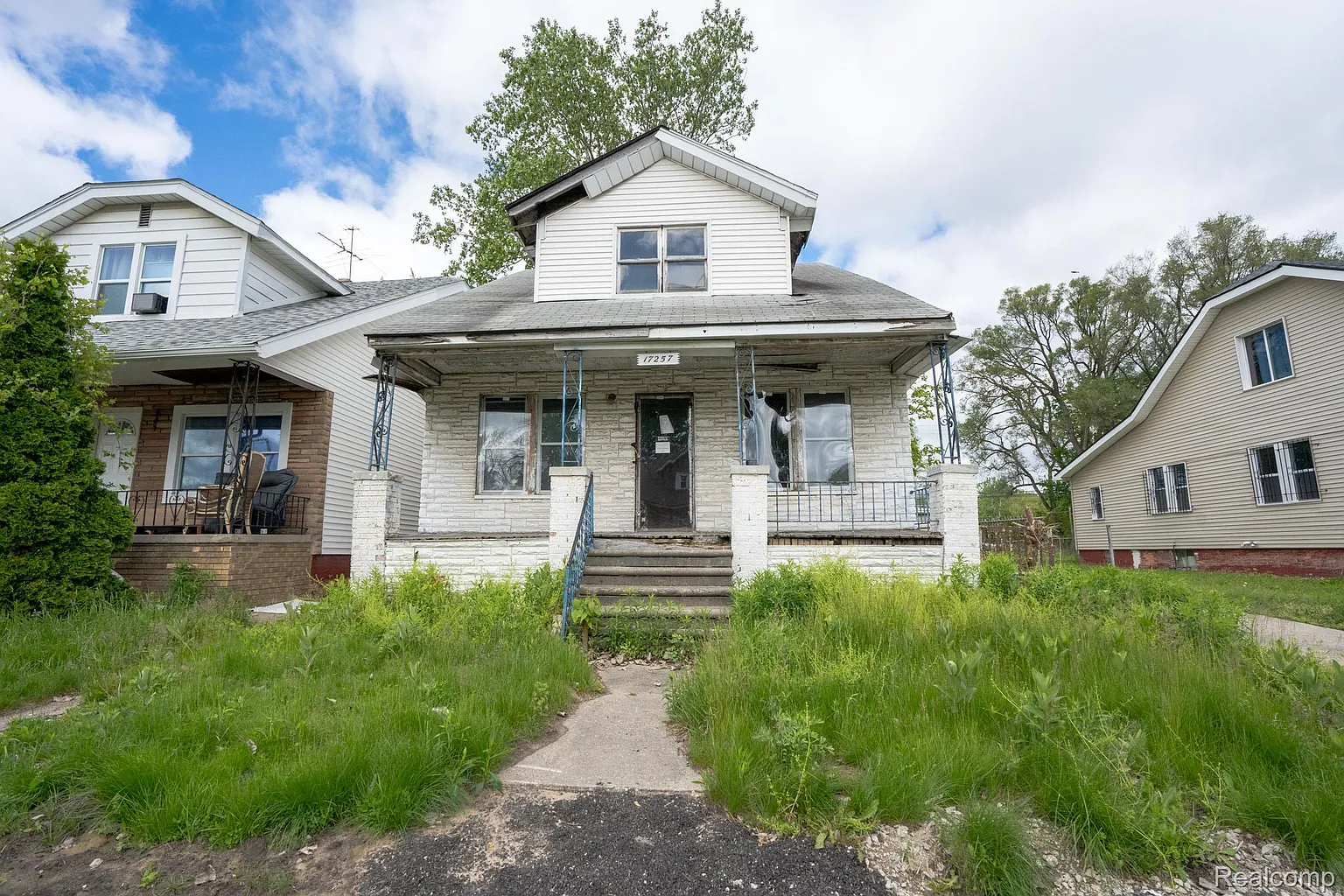 17257 Moenart St photo 1