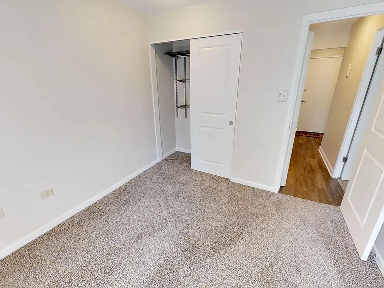 Somerset Apartments — Photo 7