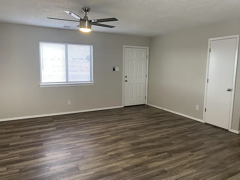 22 David Dr — Photo 2