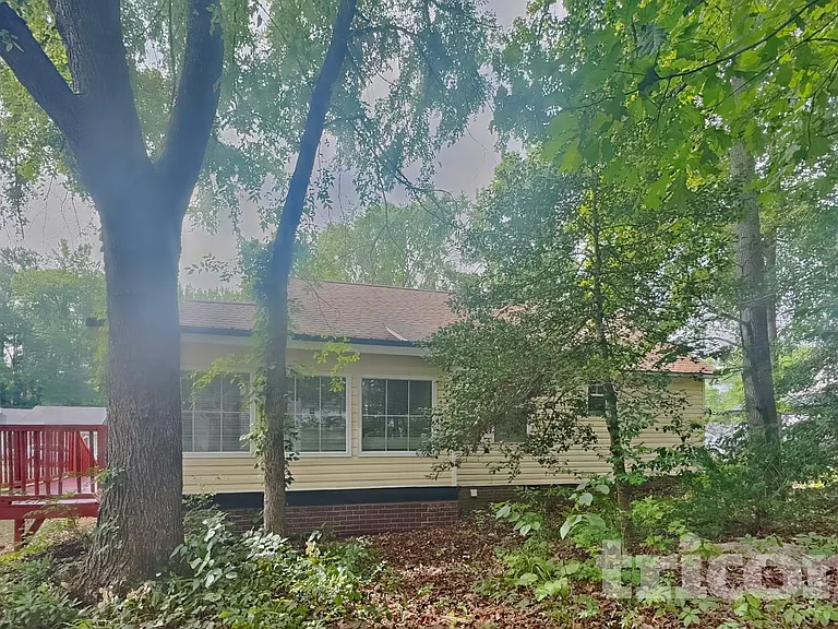 1322 Sasswood Ln — Photo 15