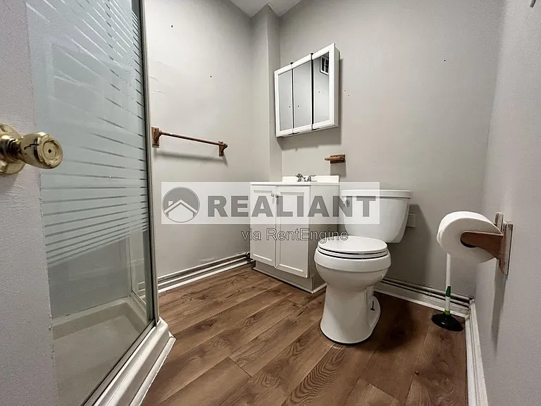 2227 Howell St #1 — Photo 7