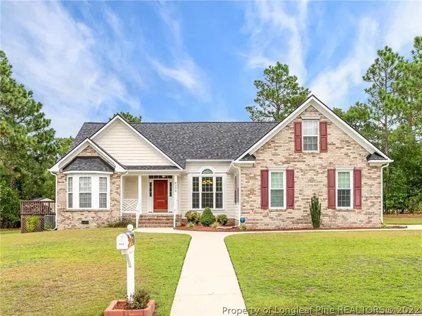 8226 Foxtrail Dr, Fayetteville, NC 28311