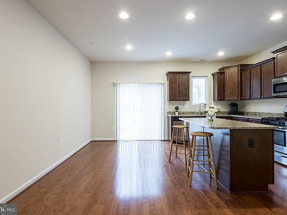 4th image of 505 Kinglets Roost Ln