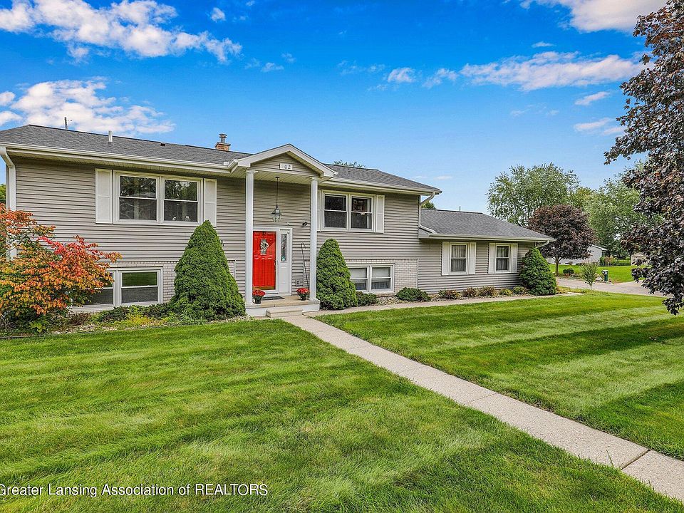 1st image of 102 Kensington Ct