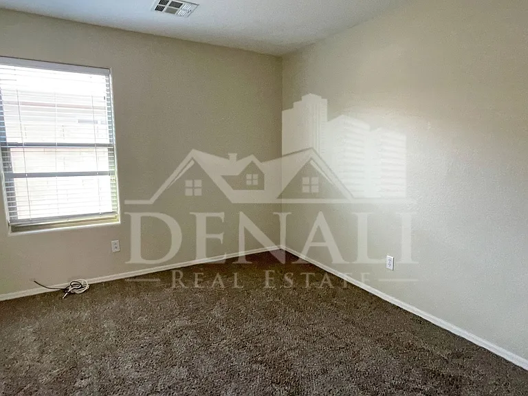 7220 S 55th Dr — Photo 14