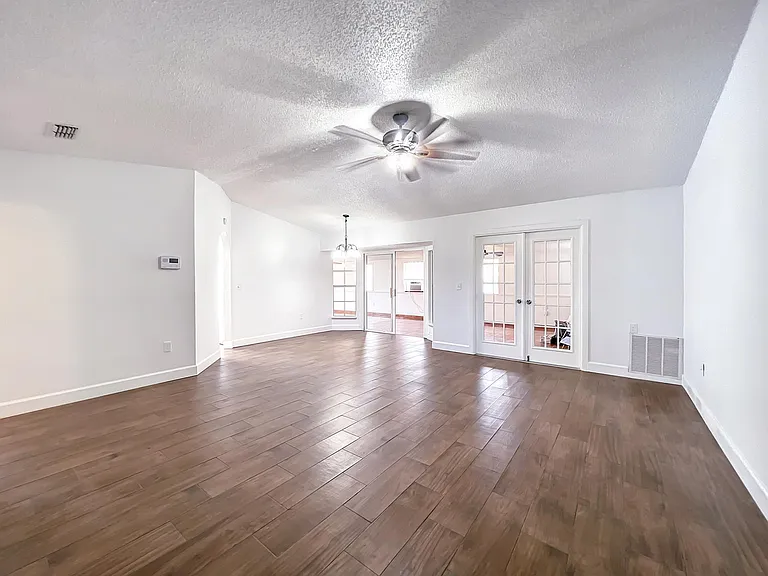 1035 Windway Cir — Photo 5