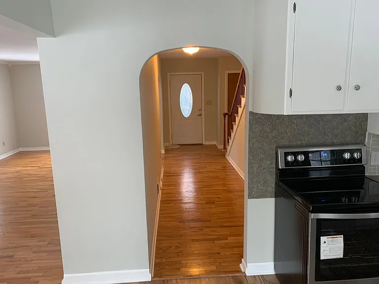 310 W Delaware Ave — Photo 9