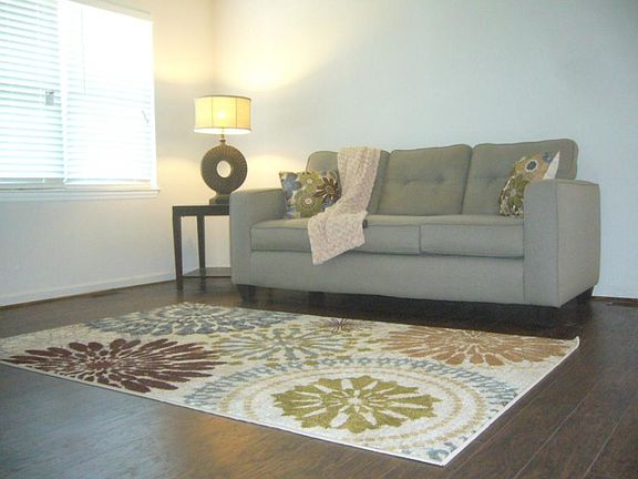 5th image of 4903 Summit Ave
