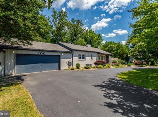 6616 Braddock Rd, Annandale, VA 22003