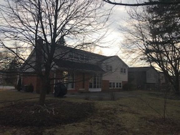 2nd image of 606 E Hackberry Dr