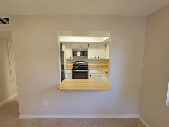 4th image of 10595 101st Ave N