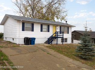 1199 Lincoln St, Dickinson, ND 58601