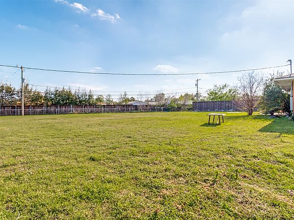 5th image of 4424 Ridge Rd