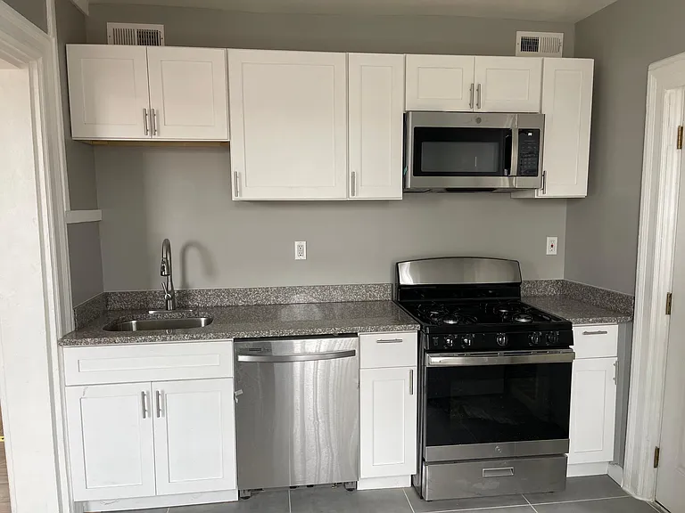 1223 Loraine St #3 — Photo 7