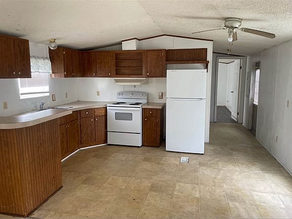 2nd image of 212 Saylock Ln