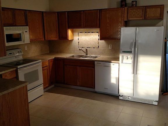 2nd image of 1624 Beachwood Dr