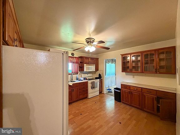 5th image of 4504 Sprucewood Ct