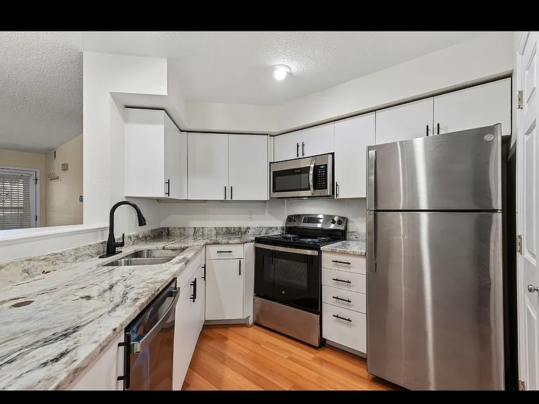 2 Acoma St #11 — Photo 4