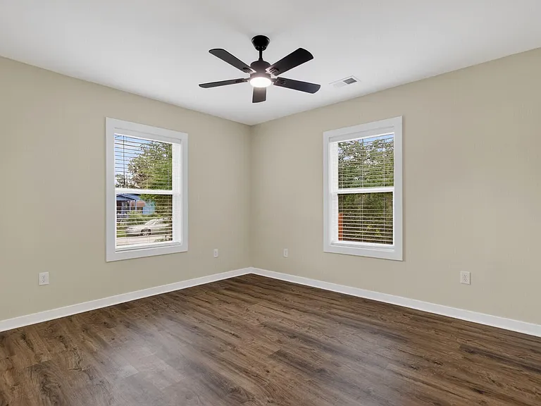 2136 Commander Rd — Photo 13