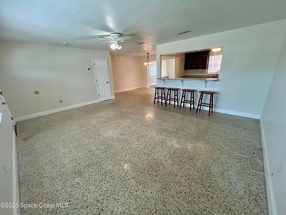 3rd image of 15 Vida Way