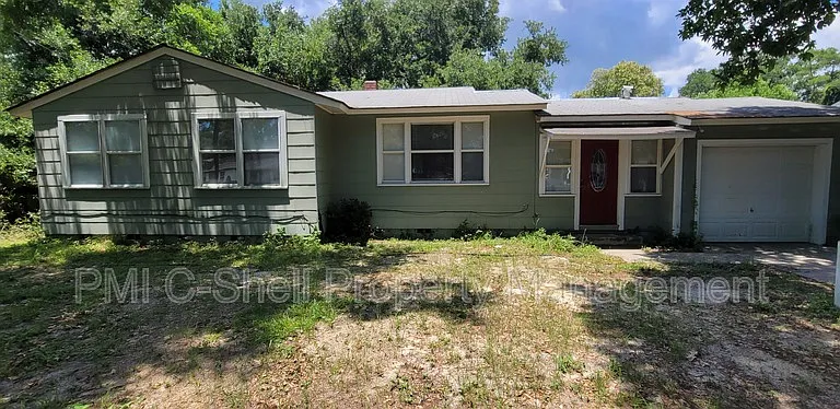 216 Marine Dr — Photo 1