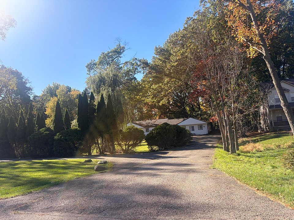 22333 Leewright Ave, photo 17