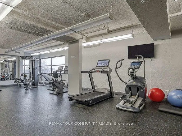 380 King St #1004 — Photo 10